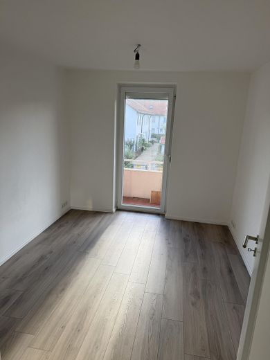 Casa a schiera ristrutturata con finiture di pregio in affitto a Mindelheim – Balkonzimmer