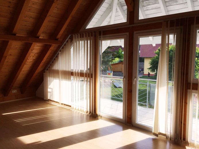 Top-Immobilie für Anleger (Investoren) – Dachstudio mit Balkon