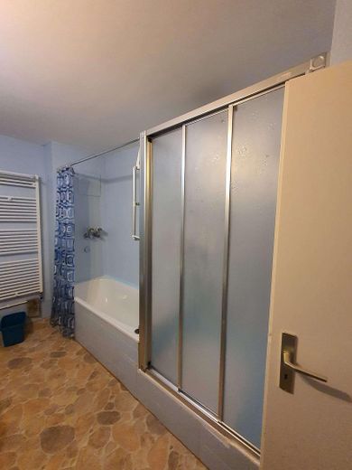 Badewanne noch mit Wanne