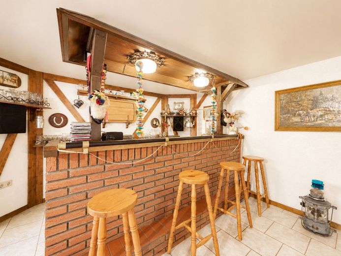 Wo Familienglück ein Zuhause findet - Klinkerhaus 
mit großem Garten in ruhiger Wohnlage von Altenwalde – Der perfekte Treffpunkt für Abende mit Freunden