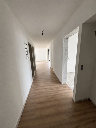 Prima occupazione dopo ristrutturazione – appartamento di 3,5 locali con cucina componibile – Flur Eingangsbereich 2