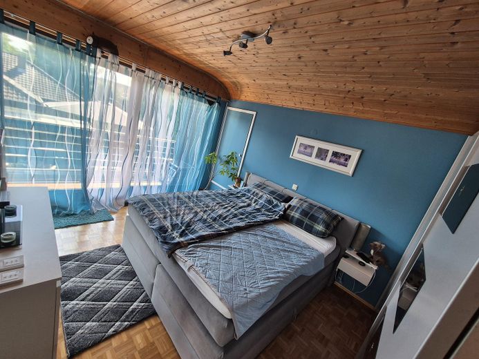 Amplio apartamento de 4,5 habitaciones con gran terraza en la azotea en la mejor zona de Sondernheim – Foto 4