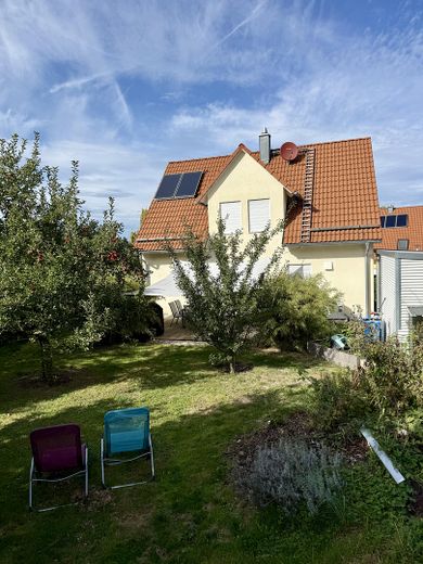 Dom energooszczędny wśród zieleni – Zdjęcie 1