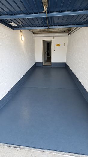 Stilvoll kernsaniert – helle Maisonettewhg m. neuer EBK, Balkon & Terrasse im begehrten Geteviertel – Garage Zugang über Erdgeschoss
