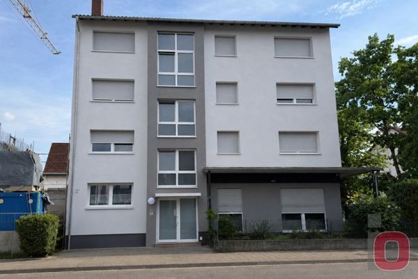 Energetisch renoviert und saniert - Charmante 2-ZKB DG-Wohnung mit Balkon im 8-Fam/Haus