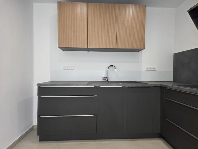 ++TOP komplett neu renovierte 2 ZKB++neue Einbauküche++Balkon++Parkett – Foto 11
