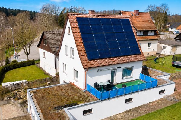 Provisionsfrei: 125 m² Wohnen + ca. 130 m² Gewerbe | Energieklasse A | 1.085 m² Grundstück