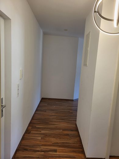 Wunderschöne 4 Zi Wohnung zu vermieten ab 01.09.2026 – Flur