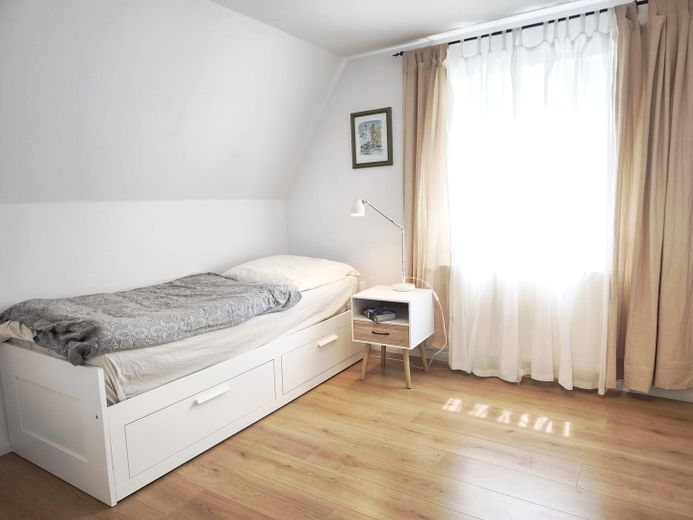 Bad Nauheim şehir merkezinde, çift garajlı müstakil ev – Gäste-/Kinderzimmer