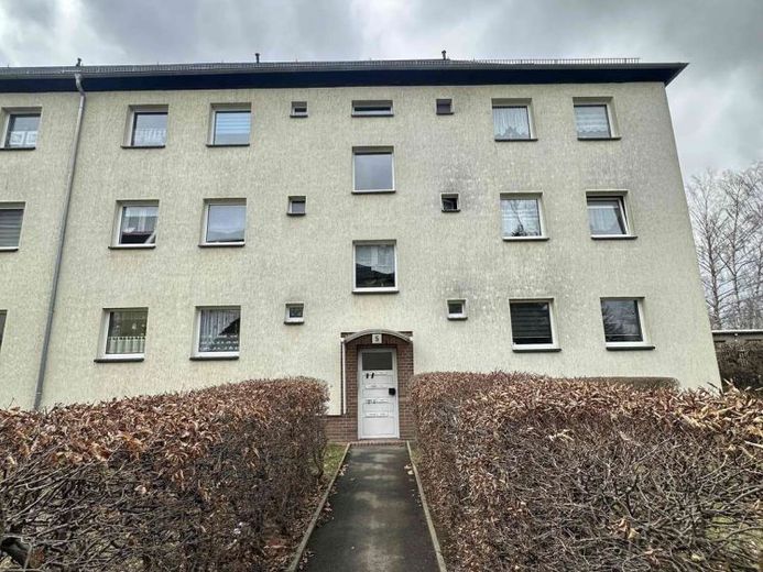 Idyllisches Wohnen im Dachgeschoss – Ruheoase in der Pirkerstraße 5 – Foto 1