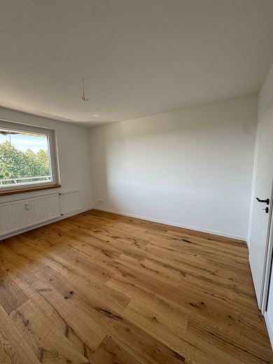 Appartement lumineux de 3 pièces – entièrement rénové & avec balcon – Schlafzimmer