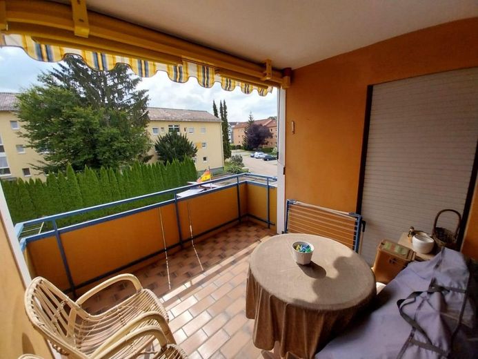 Schöne EG-Wohnung mit Balkon und Einbauküche in guter Lage – Bild 13