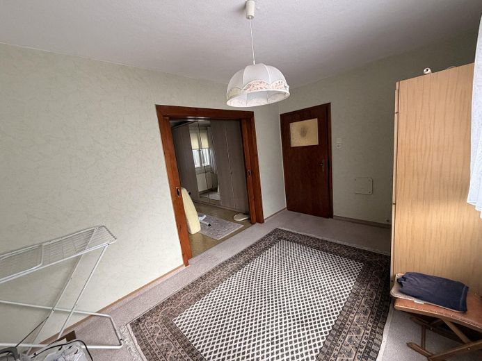 Жилой и коммерческий дом с магазином, амбаром и 3 гаражами — 1.030 м² в центре населённого пункта, без комиссии – Zimmer