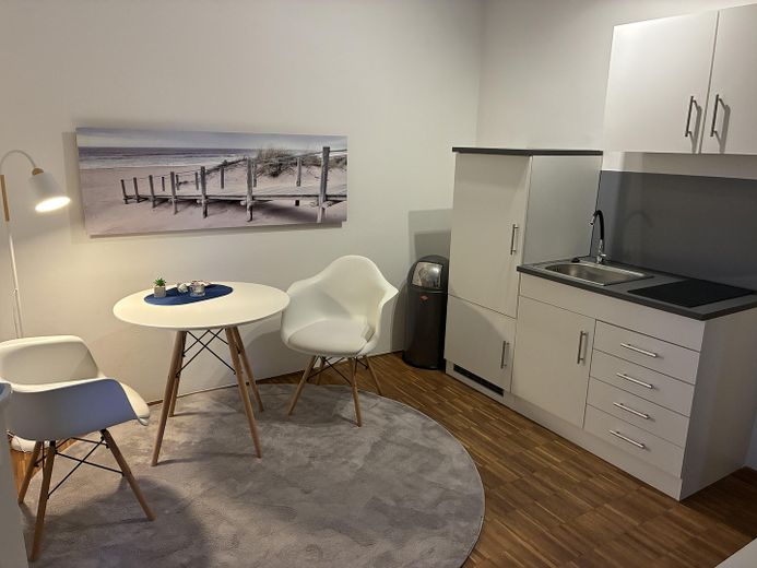 Stijlvol gemeubileerd appartement met 1,5 kamer in Norderstedt – Foto 2