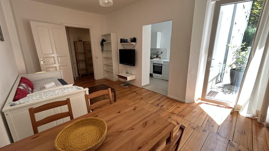 Großzügiges Helmholtzkiez-Apartment im Loft-Stil mit separatem Schlafzimmer, bezugsfrei – Foto 7