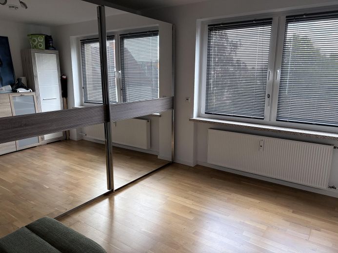 Mieszkanie 3-pokojowe blisko centrum z balkonem i nowoczesnym wyposażeniem – Schlafzimmer