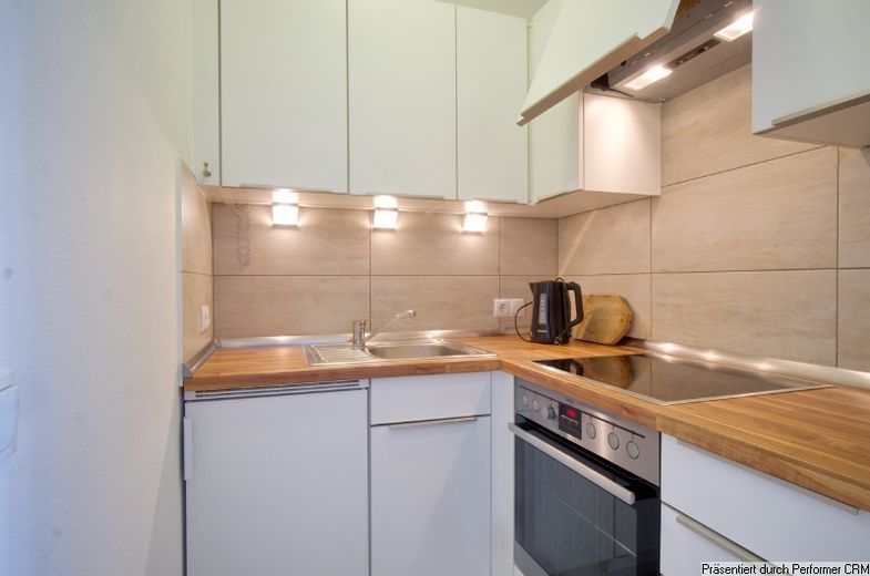 Schönes, nach hinten gelegenes Apartment mit Balkon, Nähe Metro und Douglas. PKW-Stellplatz möglich. – 65ce6044886db4bf7e65a4e4f3f9fb0c792b2da8.jpg
