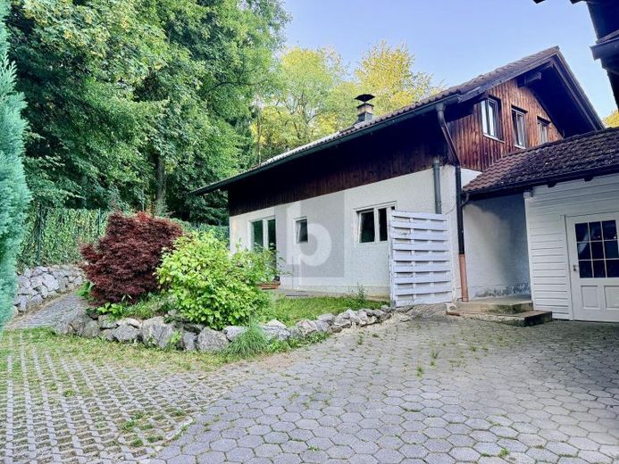 CHARMANTES FAMILIENIDYLL AM WALDRAND – Foto 1