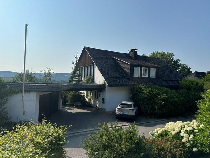 grosszügiges Einfamilienhaus mit Weitblick und Einliegerwohnung – Foto 3