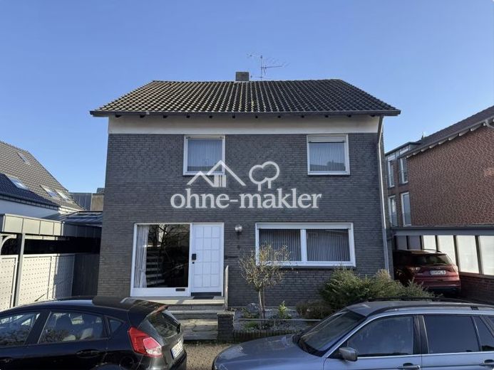 Ampia casa residenziale modernizzata di 180 m², 7 camere da letto, giardino e posizione centrale a Bocholt – Foto 1
