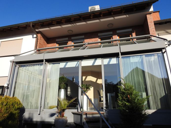 Ansicht Garten auf das Gebäude