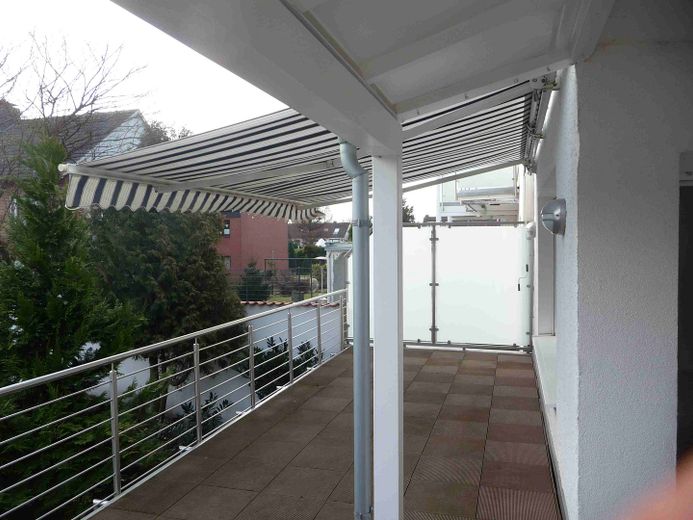 Uso proprio/investimento: edificio plurifamiliare completamente ristrutturato a regola d’arte, con 3 unità abitative di pregio su 4 piani – Terrasse Erdgeschoss