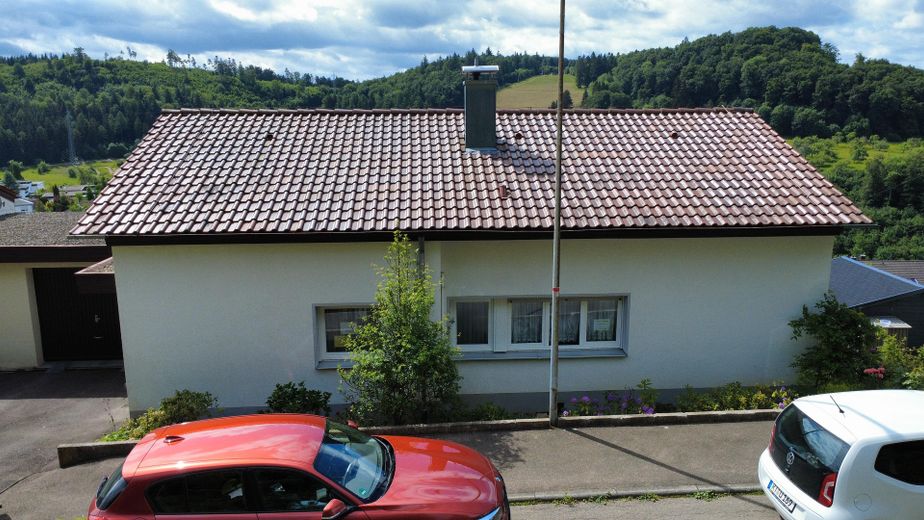 Charmantes Einfamilienhaus in idyllischer Lage, provisionsfrei ! – Bild von der Straße
