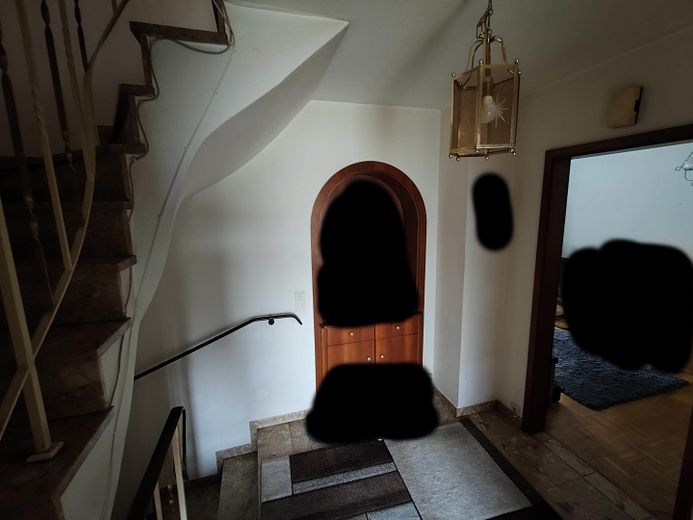 Casa a schiera centrale con 4 locali e garage – Eingangsbereich