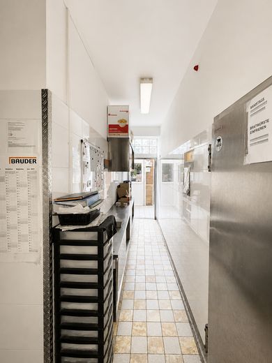 Gewerbeeinheit mit Ausstattung ideal für Metzgerei, Bäckerei oder Imbiss – Flur