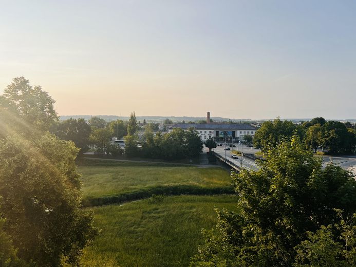 Bahnhof fußläufig