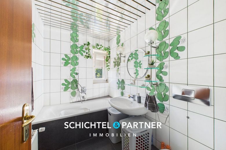 Rablinghausen | Attraktives 5-Parteienhaus mit Doppelgarage &amp; guter Rendite – S&amp;P | Badezimmer