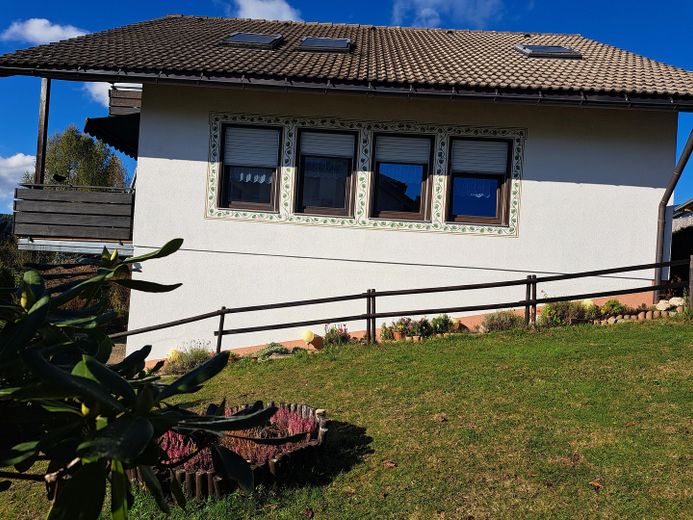 HAUS-SCHLUCHSEEBLICK: 3 Ferienwohnungen mit "Classic-Car-Ambiente" in Premiumlage (€ 1,1 Mio. +Inv.) – MFH Seitenansicht