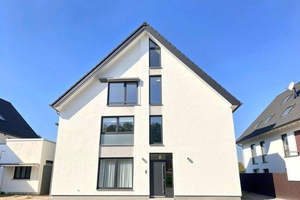 *** NUOVA COSTRUZIONE*** 194 m² di spazi per uffici/studio al piano terra, in vendita a Heusenstamm