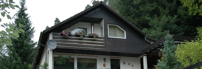 Gesamtsicht Aufgang zum Haus