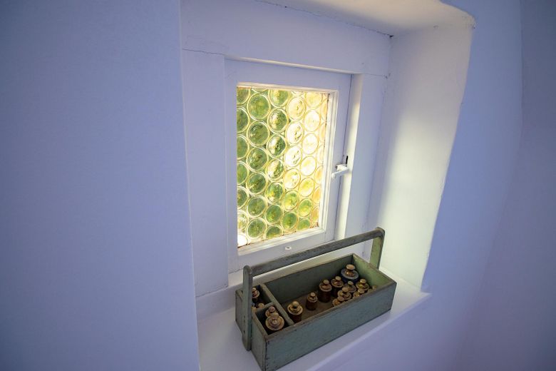 Historische Rotklinkervilla – kernsaniert mit optionalem Baugrundstück – Antikes Fenster