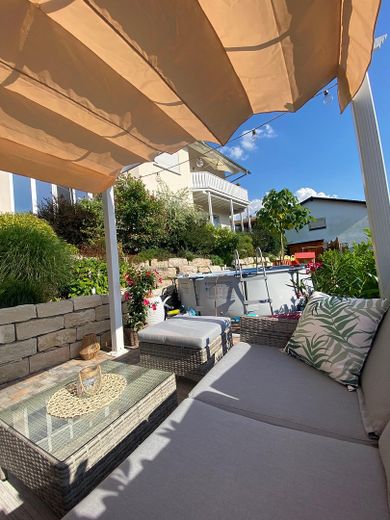 Sonnenterrasse mit Pool