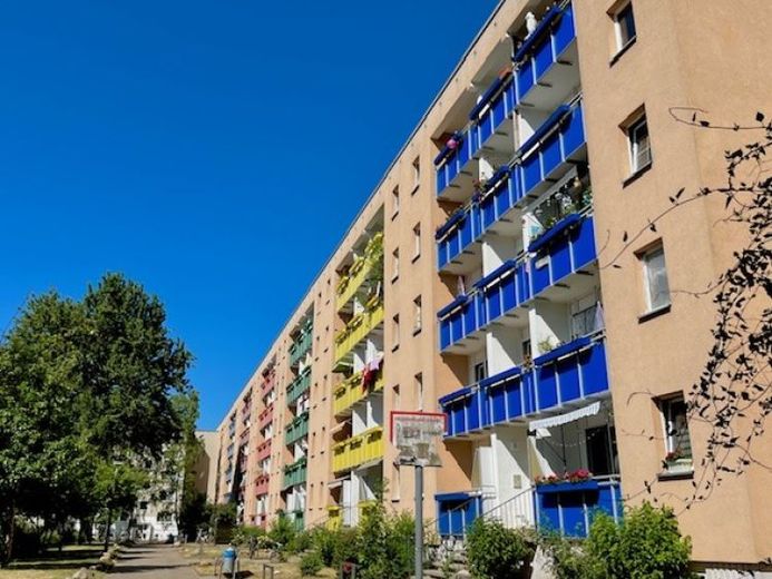 3-Raum Erdgeschoss Wohnung mit Balkon und Dusche ab August zu vermieten. – फोटो 1