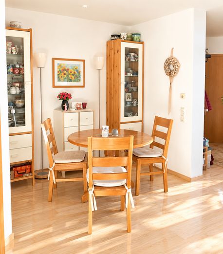 Bonito piso de 3 habitaciones con balcón soleado en Ulm-Wiblingen – Essbereich