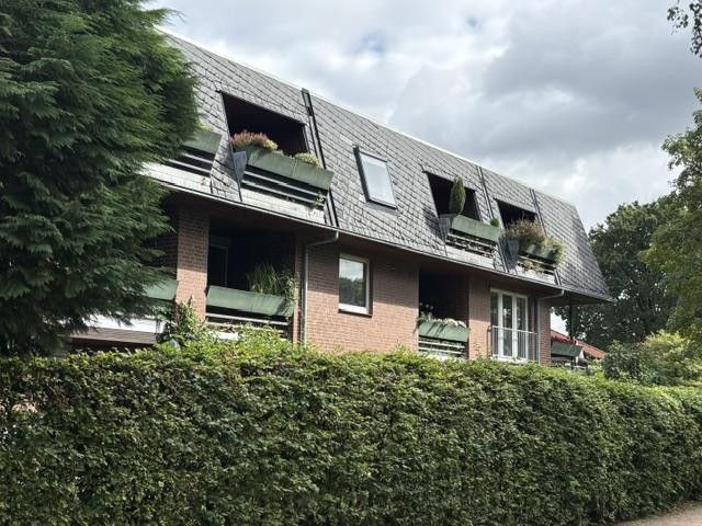 Hamburg Bergstedt’te geniş güneybatı sundurmalı ve yeşil manzaralı 2 odalı daire, 2. kat (son kat) – Fotoğraf 1