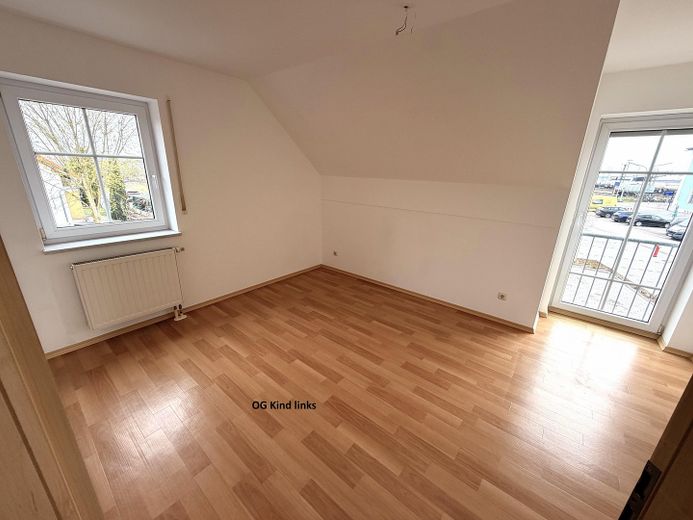 1-gezinshuis in 93333 Neustadt/Do (bj 2003), 120m² woonoppervlakte, 532m² grond en dubbele garage – OG Kind links