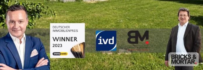 Ein-/Zweifamilienhaus mit großem Garten, Balkon, Terrasse und zwei Garagen in Dasing