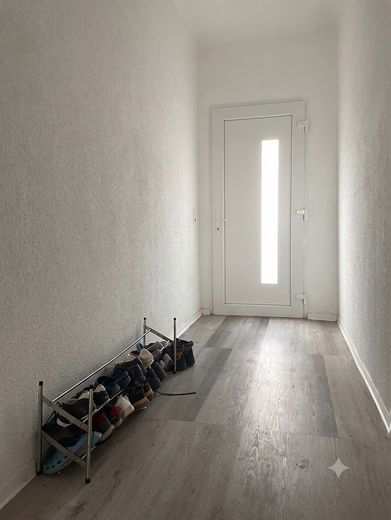 Investment property: fully rented apartment building with expansion reserve - 7 apartments & 4 parking spaces – rechte Haushälfte