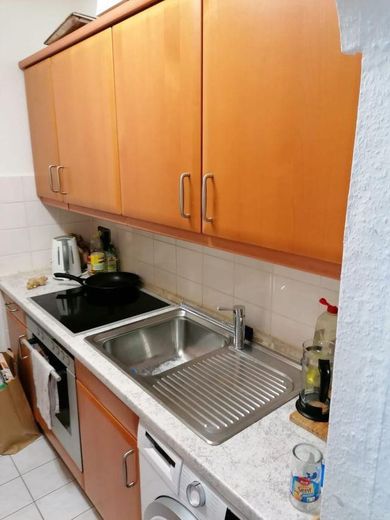 Appartamento molto bello e luminoso di 2 locali con balcone a sud, cucina attrezzata e posto auto a Regensburg – Foto 3