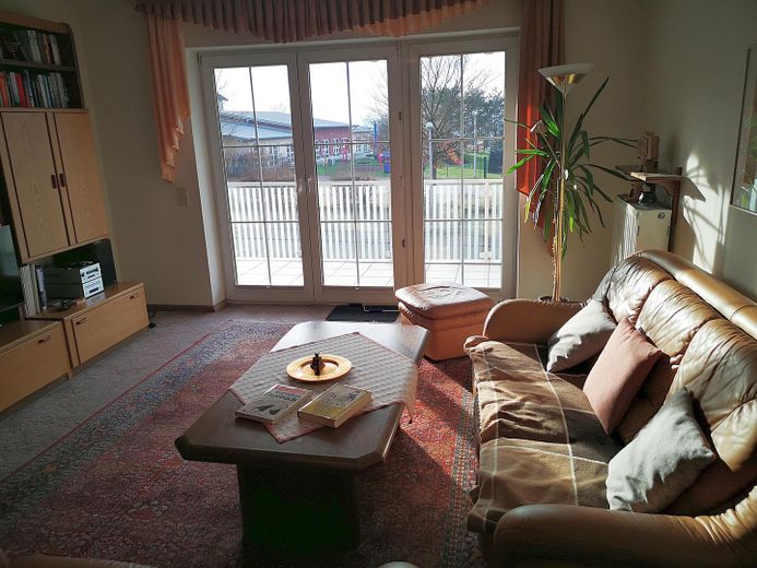 Wohnzimmer vom Essplatz aus