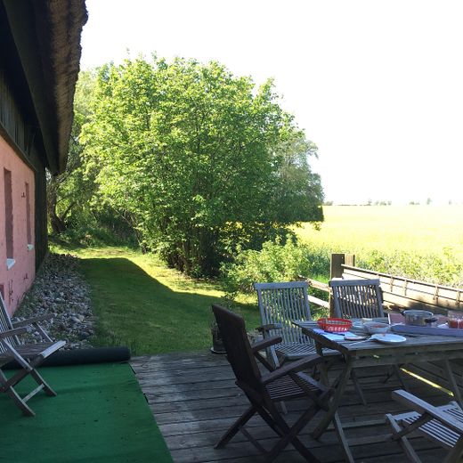 Haus, Bauernhaus, Landhaus, ländliches Idyll in ruhiger Lage. Ein Landhaus , das die Seele berührt – Nordwestseite mit Terrasse