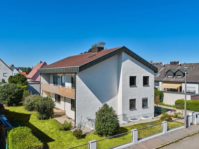 Raumangebot in Straubing: Einfamilienhaus mit 249 m² Wohnfläche auf 884 m² Grundstück – Foto 1