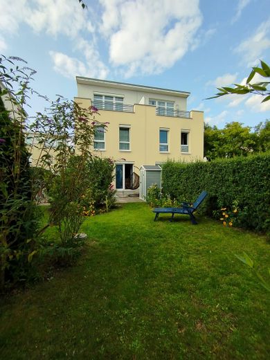 Family-friendly modern semi-detached house in a quiet development on the Havel – Haus Terrassenseite