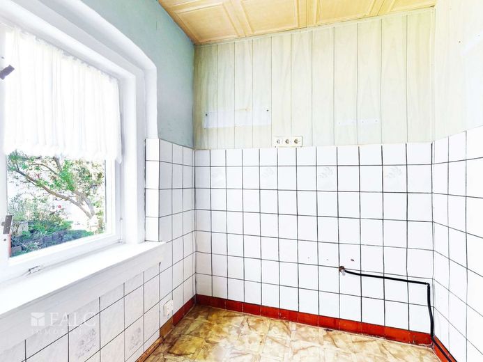 Dorndorf-Steudnitz: Viel Platz, viele Möglichkeiten: Haus, Einliegerwohnungs-Potenzial für Familien – Küche OG