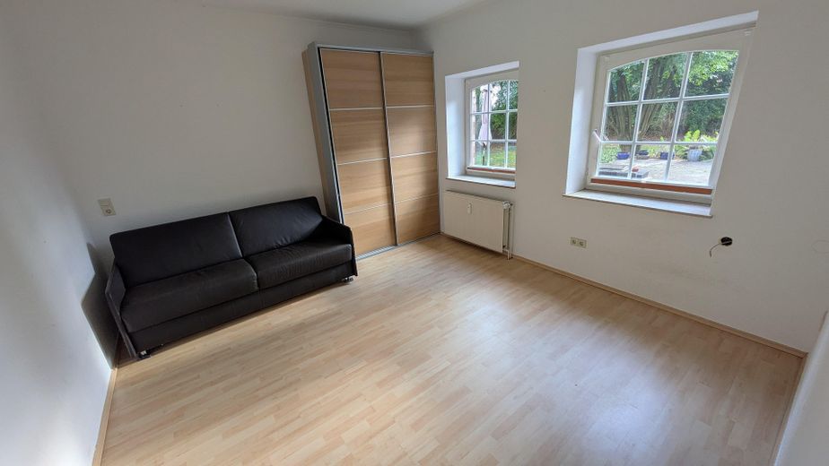 Schlaf-/Bürozimmer 2