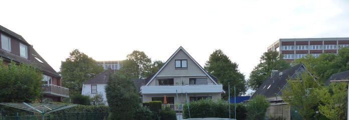 Großzügiger Garten mit MFH